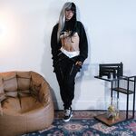 Cargo pants, Hightops and a fluffy trest