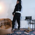 Cargo pants, Hightops and a fluffy trest