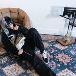 Cargo pants, Hightops and a fluffy trest