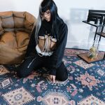 Cargo pants, Hightops and a fluffy trest