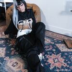 Cargo pants, Hightops and a fluffy trest