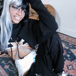 Cargo pants, Hightops and a fluffy trest