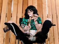 Pretty & Padded - 420 smoke sesh with medusa POV