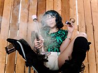 Pretty & Padded - 420 smoke sesh with medusa POV