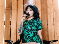 Pretty & Padded - 420 smoke sesh with medusa POV