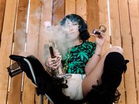 Pretty & Padded - 420 smoke sesh with medusa POV