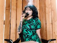 Pretty & Padded - 420 smoke sesh with medusa POV