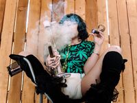 Pretty & Padded - 420 smoke sesh with medusa POV