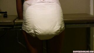 Amber Shits Her Diaper