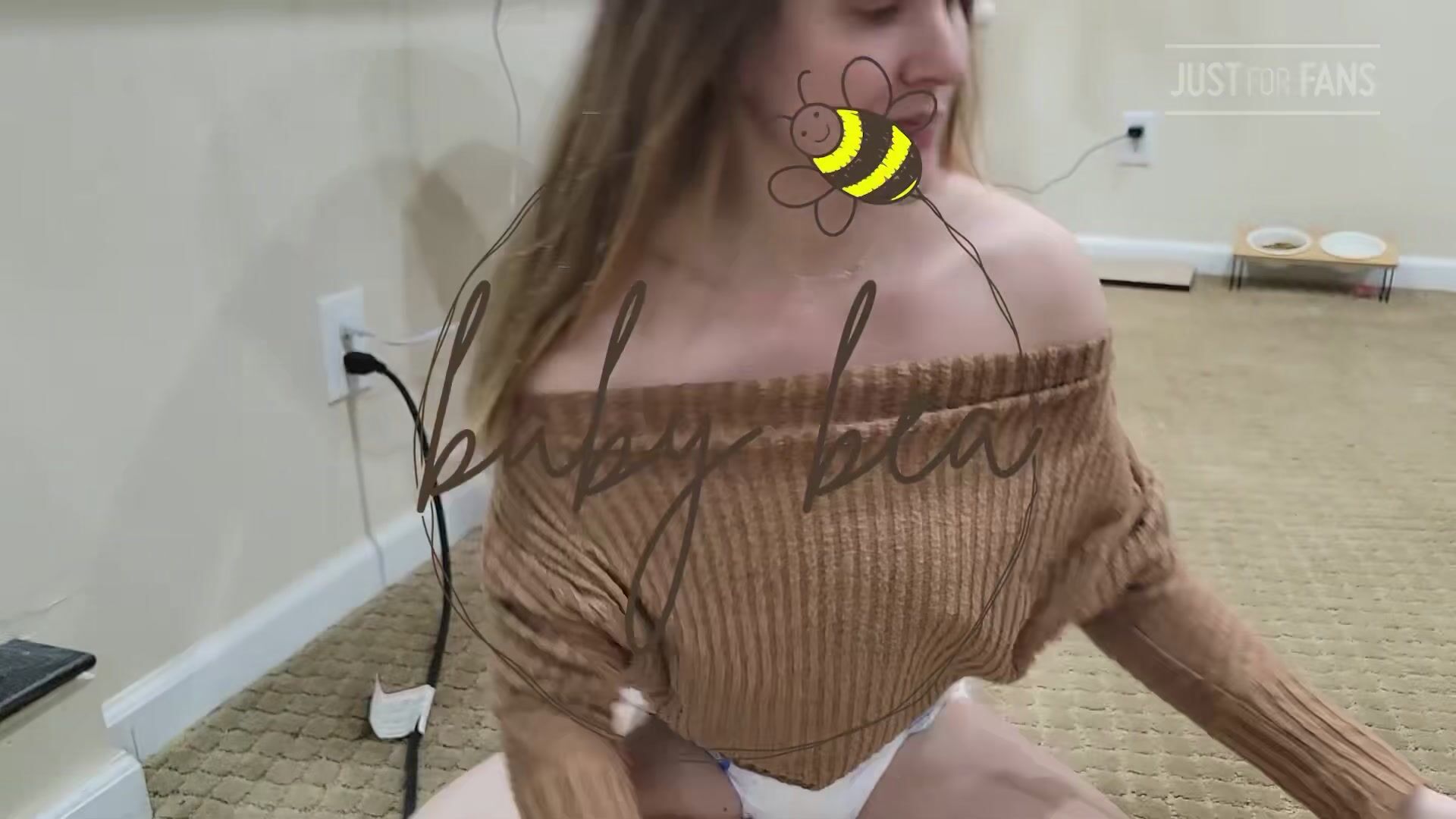 MyBeaBee - Eating & Wetting My Diaper