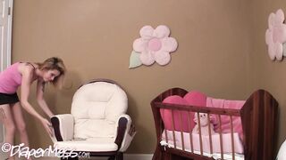DpMBellaBabysitTriesDiaperCaught