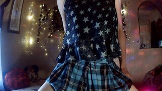 wetting and humping and cumming in that nice 5t6t pamper! tgirl millie!