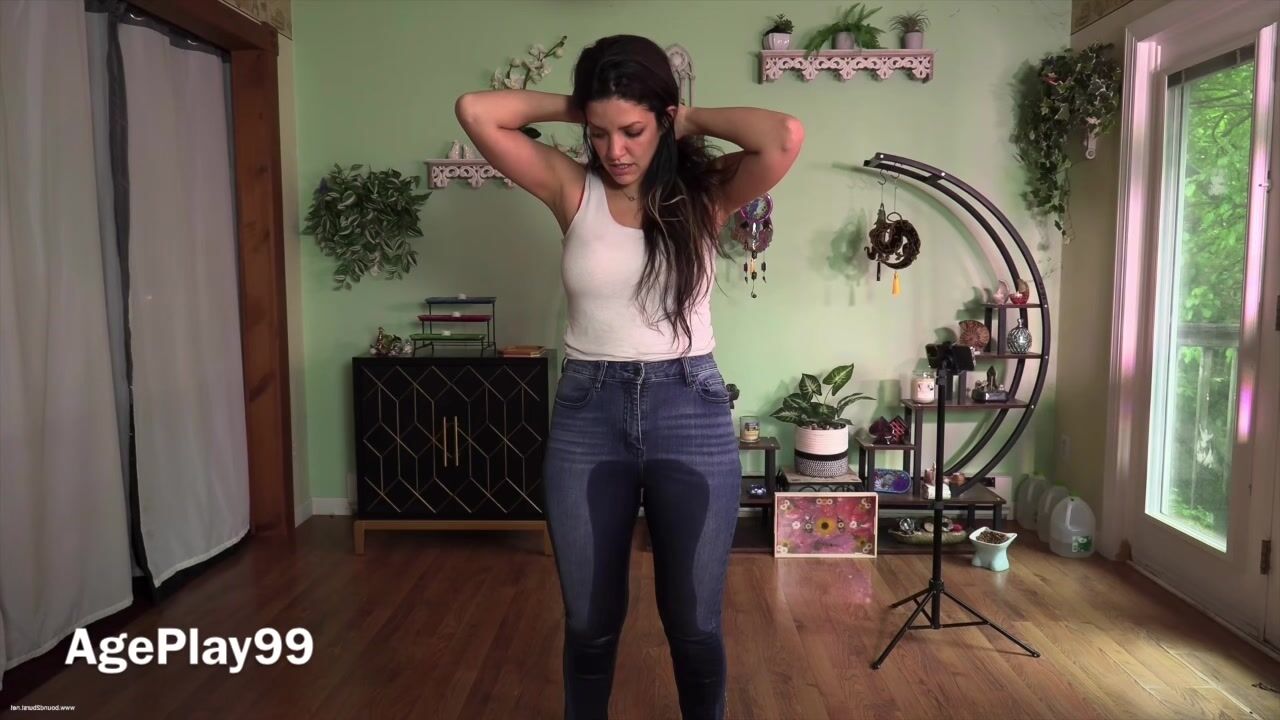 Girls Wetting Their Jeans Compilation #1