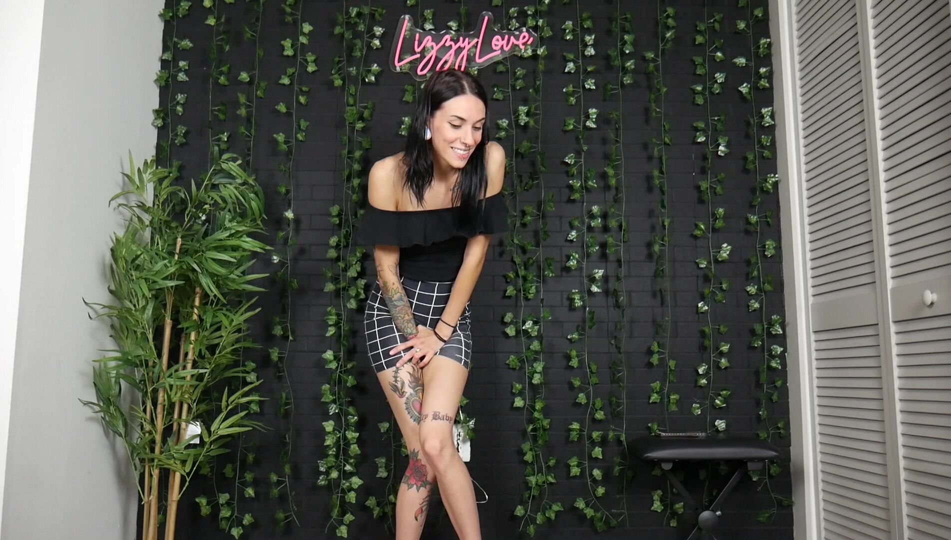 Desperate in Skirt