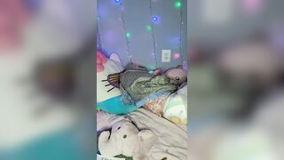 Lilbaberae sleeps in a wet diaper