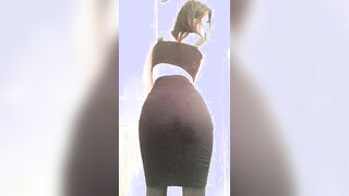 Goth girl pees her tights