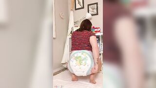 Liddlestflora - Big Sister messy diaper surprise