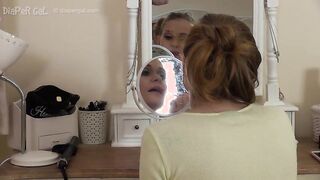 Honour Does Her Makeup