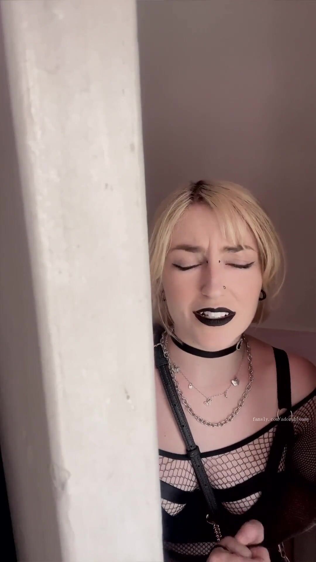 Goth baddie is desperate to pee