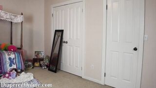 Taylor & Mia: Diaper Change by Sister