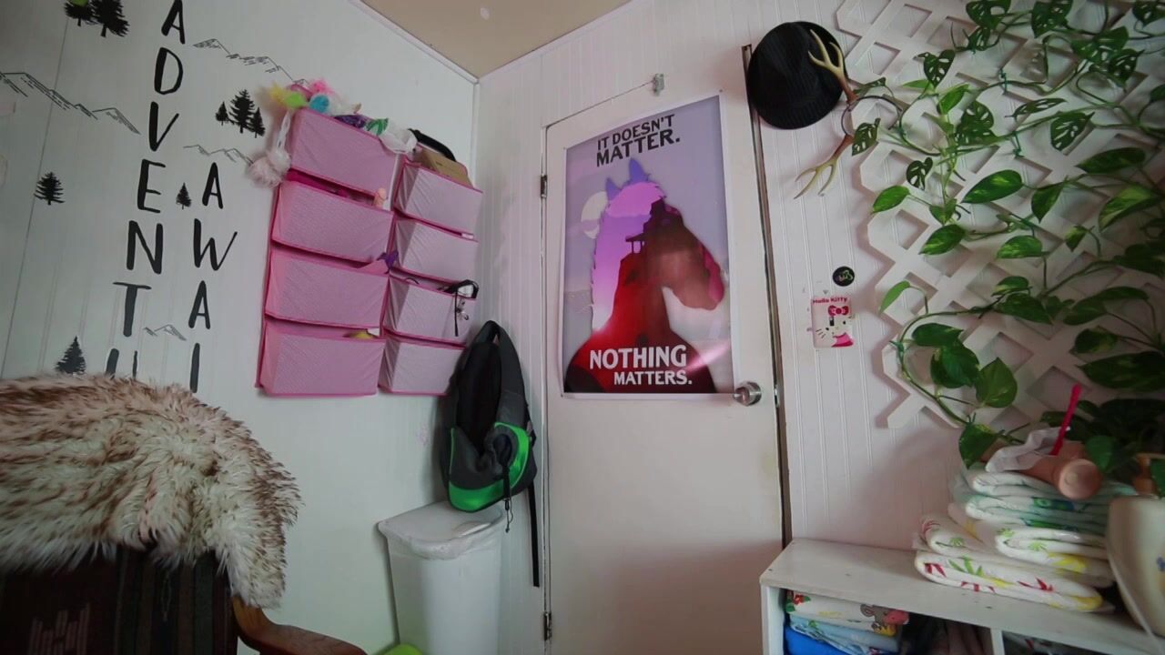 KimberlyX - Can't hold it!