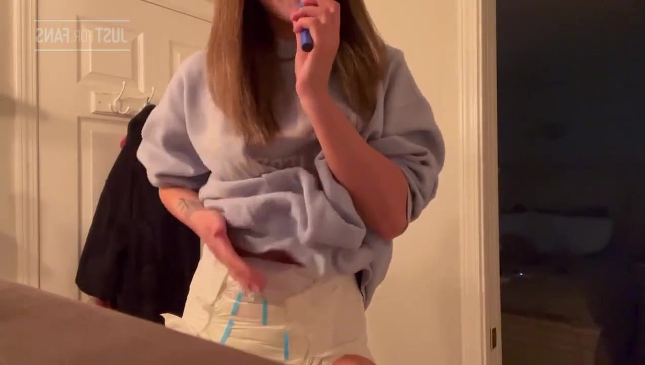 Diaper girl vape and fart
