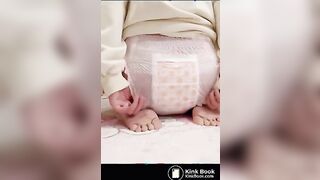 Asian Girl Pull Up Pooping