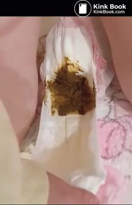 Asian Girl Pull Up Pooping