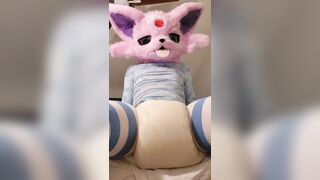 Espeon suiter squishes their wet diaper