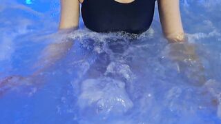 Girl poops in her diaper under her swimsuit at jacuzzi (2)
