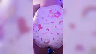 Noisy diaper messing
