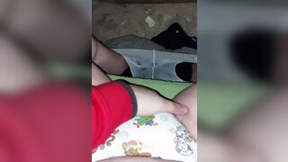 Nach der Arbeit zur Entspannung in die Windel wichsen