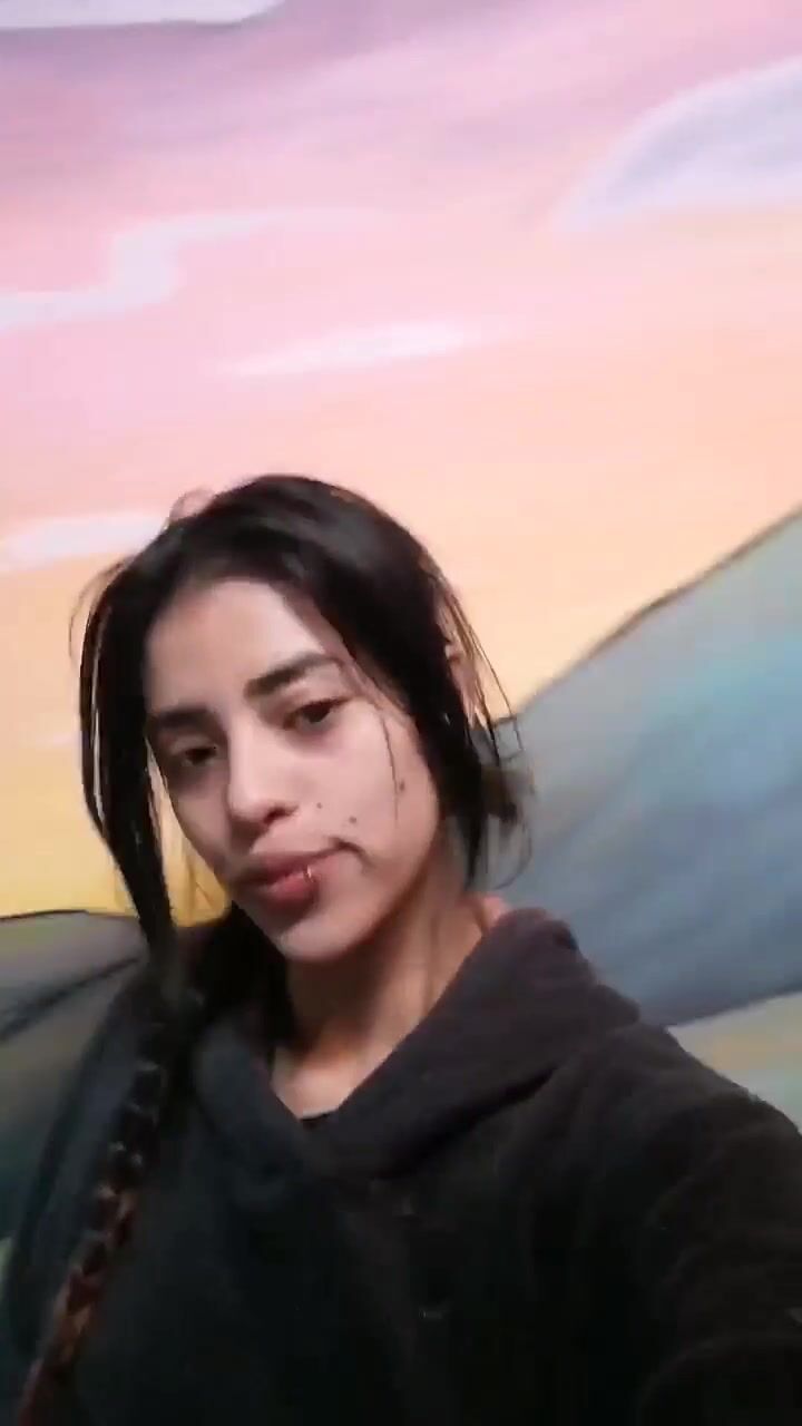 Colombian girl rocks diaper