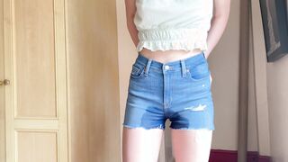 PeachyPoppy - Peeing In My Blue Jean Shorts