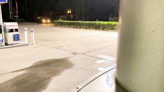 PeachyPoppy - Pissing While Pumping Gas