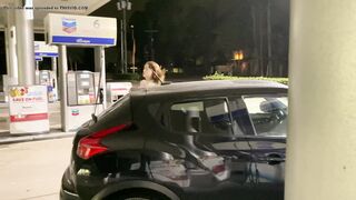 PeachyPoppy - Pissing While Pumping Gas