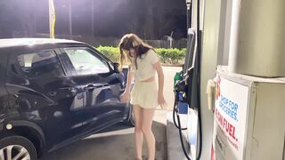 PeachyPoppy - Pissing While Pumping Gas