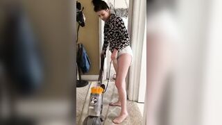 vacum cleaning in messy diaper