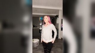 Irish tiktok girl wears diaper for period