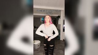 Irish tiktok girl wears diaper for period