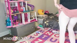 Mindlessly_Diapered_Messy_ABDL_Clip_007